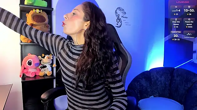 Snapshot of Maya_Storm_ chatting on 05.10.26 Maya Storm online show from 05.10.26