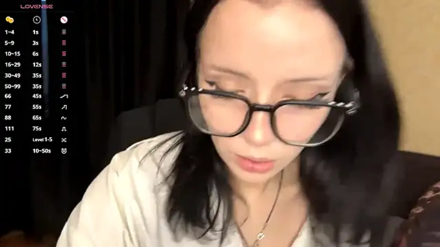 Snapshot of Eva_blo0m chatting on 12.19.25 Eva blo0m online show from 12.19.25