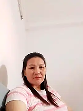 Snapshot of Cako-naka chatting on 12.15.25 Cako-naka online show from 12.15.25