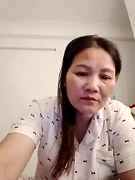 Snapshot of Cako-naka chatting on 12.16.25 Cako-naka online show from 12.16.25