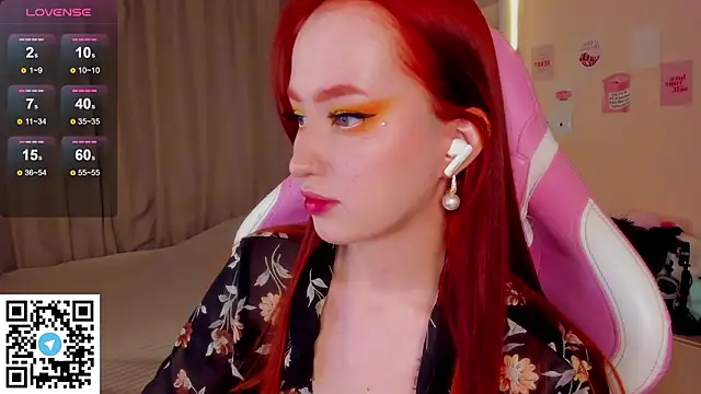 Snapshot of sunflare_ chatting on 02.13.26 sunflare online show from 02.13.26