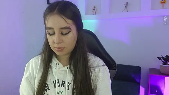 Snapshot of Cherylloviing_ chatting on 12.22.25 Cherylloviing online show from 12.22.25