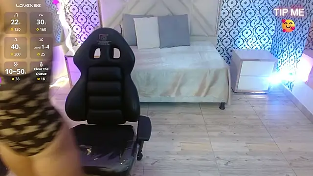 Auurora tay online show from 01.10.26