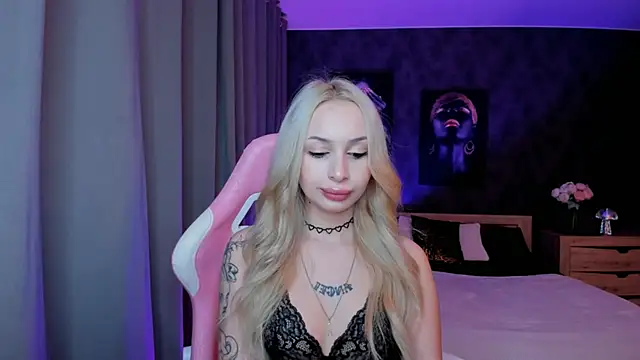 LanaMiracle online show from 01.11.26