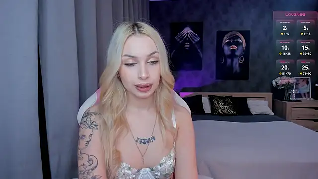 Snapshot of LanaMiracle chatting on 02.04.26 LanaMiracle online show from 02.04.26