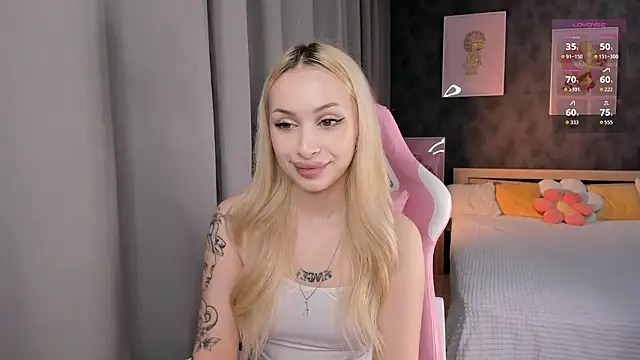 Snapshot of LanaMiracle chatting on 03.02.26 LanaMiracle online show from 03.02.26