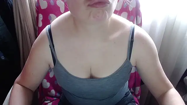 Snapshot of 666maskgirl chatting on 03.19.26 666maskgirl online show from 03.19.26