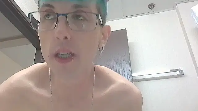 AskAveryAnything online show from 02.25.26