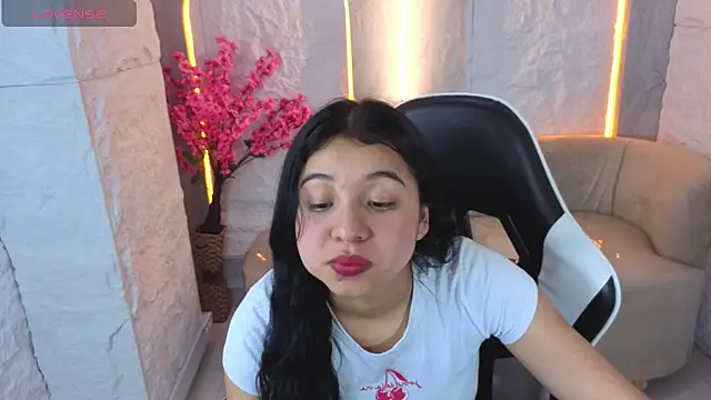 Sofi Adams Tx online show from 12.18.25