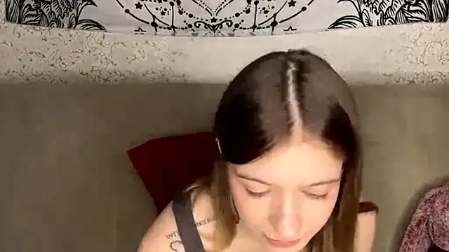 Snapshot of Shining_Robi chatting on 12.20.25 Shining Robi online show from 12.20.25