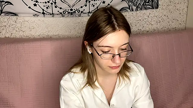 Snapshot of Shining_Robi chatting on 01.08.26 Shining Robi online show from 01.08.26