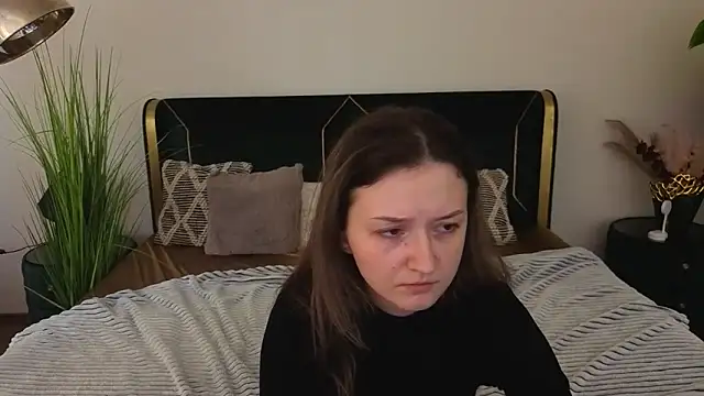 Snapshot of CyrenaLuxe chatting on 03.21.26 CyrenaLuxe online show from 03.21.26