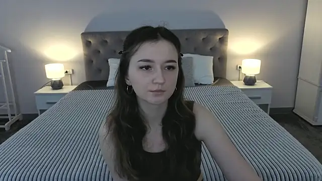 CyrenaLuxe online show from 04.24.26