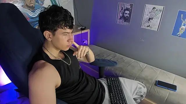 Snapshot of Criss_Adams chatting on 01.10.26 Criss Adams online show from 01.10.26