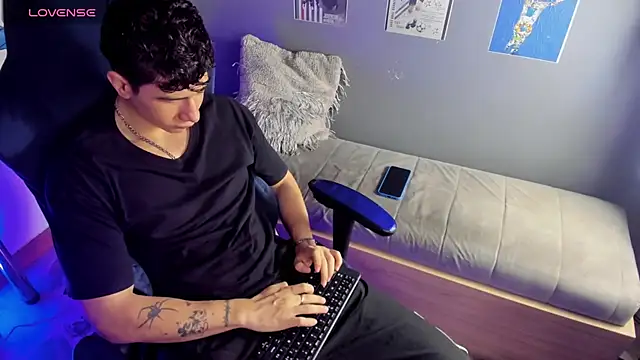 Snapshot of Criss_Adams chatting on 01.11.26 Criss Adams online show from 01.11.26