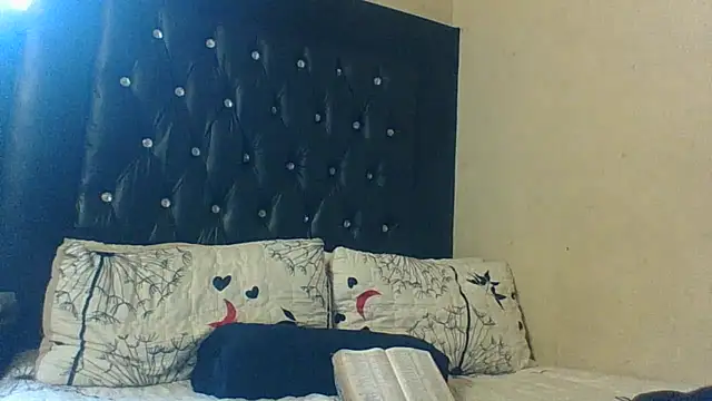 BustyBabyJ online show from 11.22.25