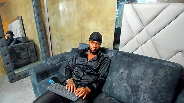 Snapshot of jay_jhonson01 chatting on 12.22.25 jay jhonson01 online show from 12.22.25