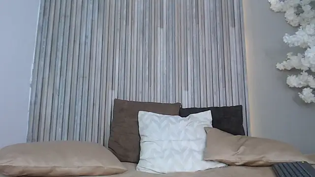 Snapshot of SmoothAlpha_ chatting on 12.18.25 SmoothAlpha online show from 12.18.25