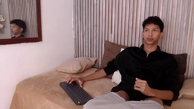 Snapshot of SmoothAlpha_ chatting on 01.08.26 SmoothAlpha online show from 01.08.26