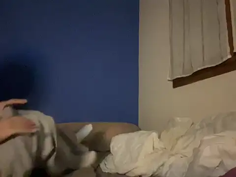 Snapshot of CoquineCharmeuse chatting on 12.16.25 CoquineCharmeuse online show from 12.16.25