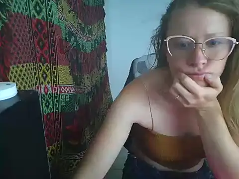 Snapshot of arianna_blonde chatting on 03.01.26 arianna blonde online show from 03.01.26