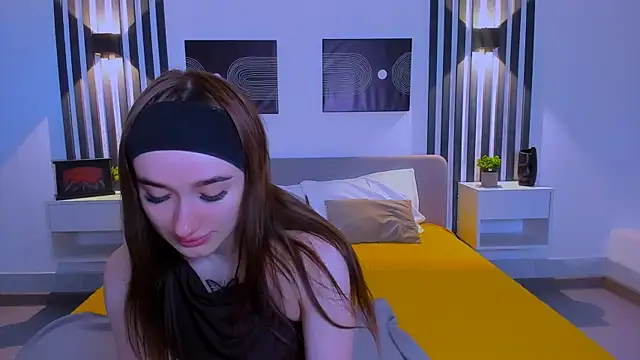 Snapshot of Evis_Dailyy chatting on 02.28.26 Evis Dailyy online show from 02.28.26