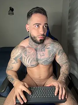 Snapshot of josemanufit chatting on 05.14.26 josemanufit online show from 05.14.26