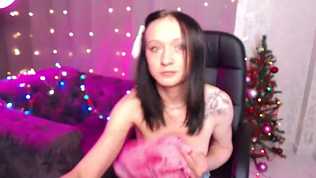 Snapshot of Monaa_monna chatting on 12.20.25 Monaa monna online show from 12.20.25