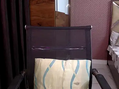 Snapshot of snehaa89 chatting on 12.21.25 snehaa89 online show from 12.21.25