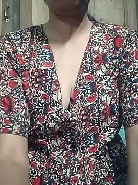 Snapshot of teena-11 chatting on 12.18.25 teena-11 online show from 12.18.25