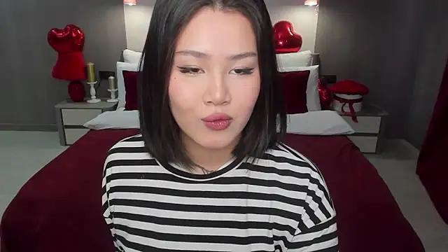 Brunette Charm online show from 02.25.26