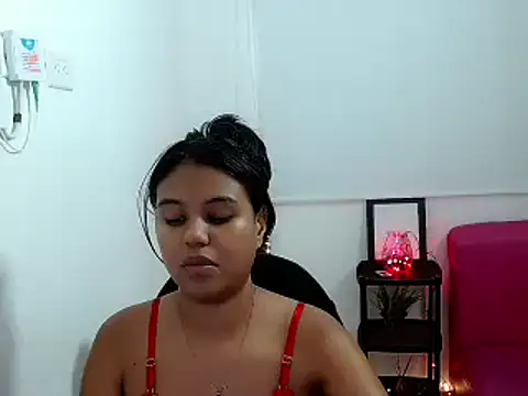 Snapshot of Shawnycarson chatting on 06.03.26 Shawnycarson online show from 06.03.26
