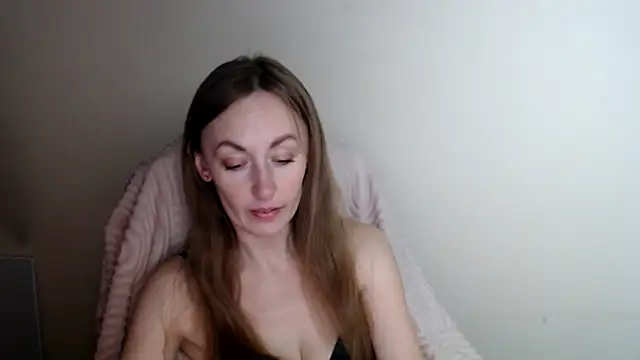 Snapshot of LiaSeass_ chatting on 06.16.26 LiaSeass online show from 06.16.26