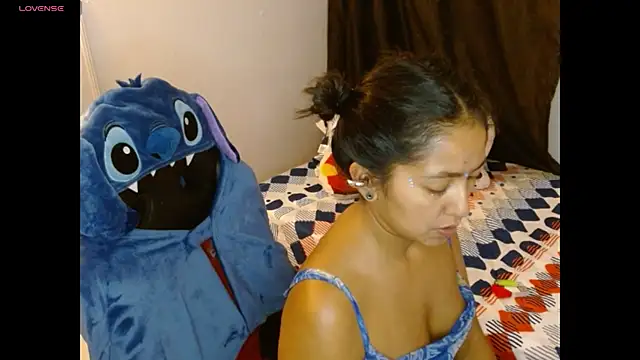 Snapshot of NovahPerotti chatting on 03.31.26 NovahPerotti online show from 03.31.26