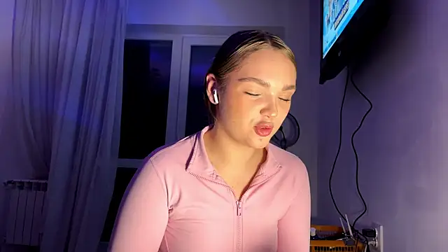 Ginnyinjeans online show from 12.17.25