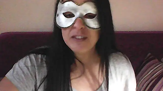 Snapshot of LorenaBrat chatting on 12.20.25 LorenaBrat online show from 12.20.25