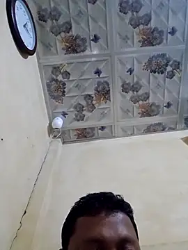 Snapshot of SHARIF12123 chatting on 12.17.25 SHARIF12123 online show from 12.17.25