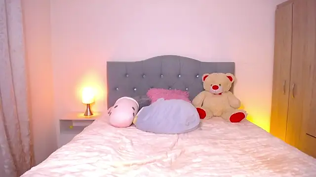 Kitten Riot online show from 02.24.26