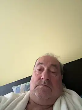 Snapshot of csikar chatting on 05.18.26 csikar online show from 05.18.26