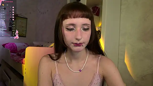 MiraJades online show from 04.12.26