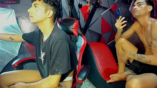 Hot Boys Without Limits online show from 12.17.25