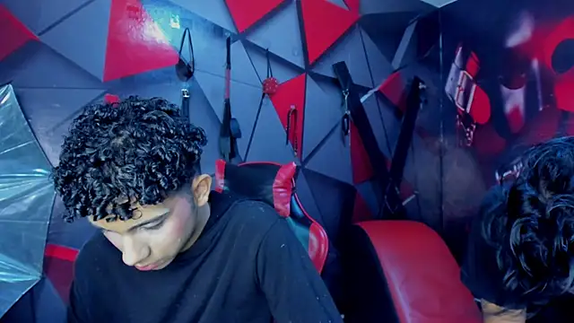 Hot Boys Without Limits online show from 12.20.25