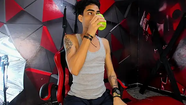 Hot Boys Without Limits online show from 01.07.26