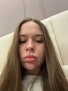 Nicole Loving online show from 12.13.25