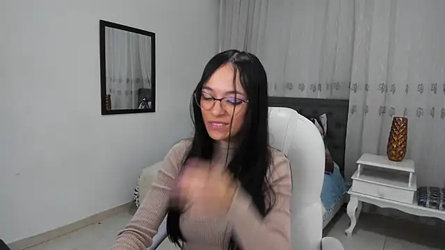 Snapshot of Victoria_Piercee chatting on 01.14.26 Victoria Piercee online show from 01.14.26