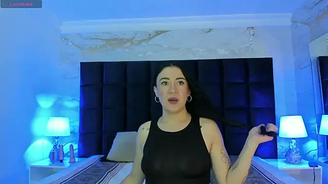 Snapshot of Victoria01_ chatting on 01.14.26 Victoria01 online show from 01.14.26