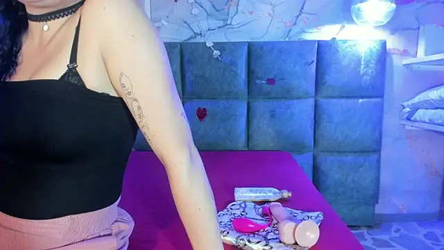 Victoria01  online show from 02.17.26