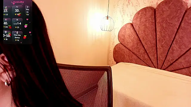 Snapshot of Lovely-martina chatting on 01.13.26 Lovely-martina online show from 01.13.26