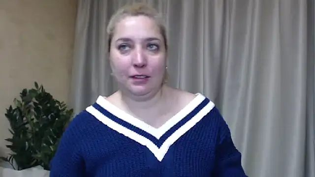 Snapshot of sweetpussy13 chatting on 02.03.26 sweetpussy13 online show from 02.03.26