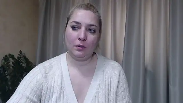 Snapshot of sweetpussy13 chatting on 02.27.26 sweetpussy13 online show from 02.27.26